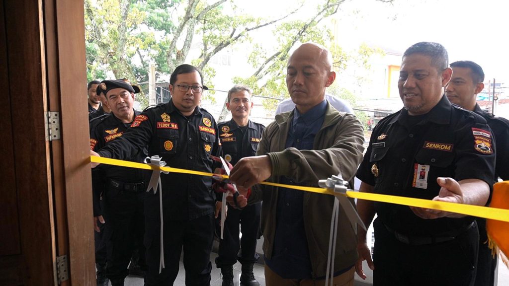 Senkom Jabar Resmikan Monitoring Center, Dirintelkam Polda Jabar Lakukan Gunting Pita