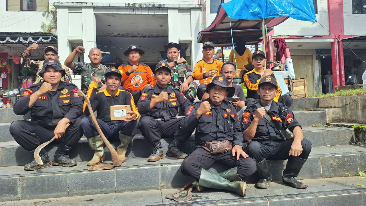 Senkom Kabupaten Kuningan Turun Bersama Kodim 0615/Kuningan Gelar Korve Massal di Pasar Baru Kuningan